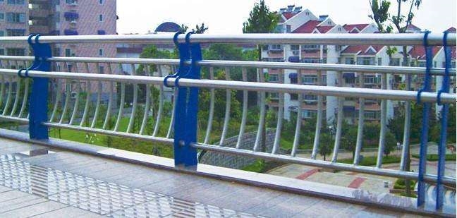 橋梁護欄